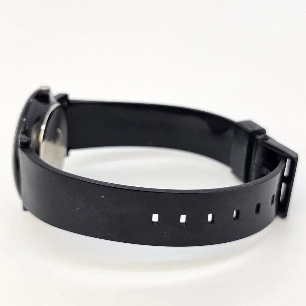 QQ Unisex Watch 37MM White Dial Black Plastic Band Straps‎ New Battery
